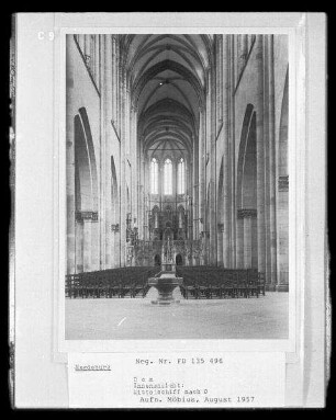 Magdeburg, Dom St. Mauritius und St. Katharina, Innenaufnahme, Langhaus : Mittelschiff nach Osten, mit Blick auf den Lettner