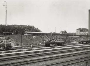 Leipzig-Leutzsch, Bahnhof : Leipzig-Leutzsch. Bahnhof. Teilansicht mit Baustelle für die erste Brücke Gundorfer Straße (Georg-Schwarz-Straße)