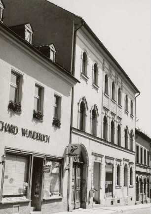 Markneukirchen, Wohnhaus mit Laden : Markneukirchen (Vogtlandkreis), Wohnhaus mit Laden (Ende 19. Jahrhundert), Straße des Friedens 11, Straßenansicht