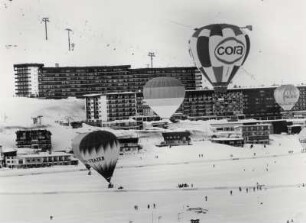 Heißluftballon-Treffen in Tignes le Lac