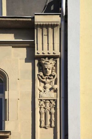 Pilasterkapitell mit Maske