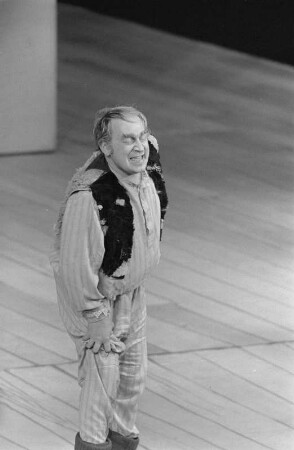 Szenenbilder aus "Zar und Zimmermann", komische Oper von Albert Lortzing. Deutsche Staatsoper Berlin, Premiere 21.03.1970 und Aufführung 24.03.1970