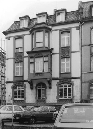 Mietshaus; Frankfurt, Hölderlinstraße 16