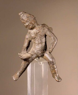 Römische Statuette des sitzenden (reitenden ?) Amor