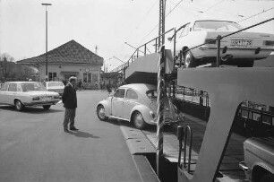 Autoreisezug-Verkehr am Bahnhof Karlsruhe-Durlach