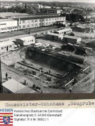 Darmstadt, Staatsbauschule und Ingenieurschule - Neubaustelle - Bild 1 bis 3: Hausmeisterhaus, Baugrube mit Fundamentaufbau