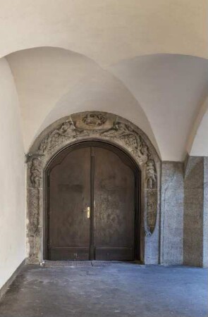 Portal des südlichen Kopfbaus