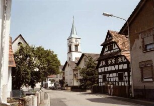 Urloffen: Hauptstraße mit Kirche