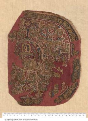 Fragment eines runden Besatzes