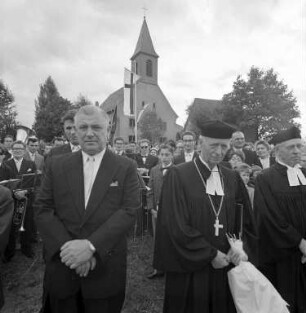 1100jähriges Jubiläum der Laurentiuskirche in Hagsfeld mit Teilnahme von Landesbischof Dr. Julius Bender.