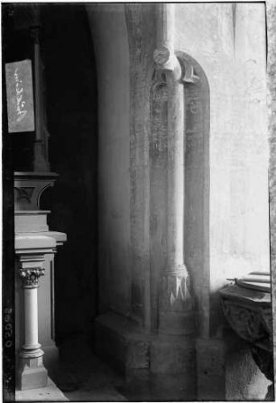 Burkheim Sankt Pankratius Kirche Wandsäule