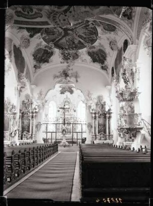 katholische Schloßkirche innen nach Osten nach der Restaurierung