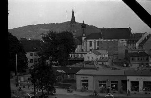 Freiburg i. Br.: Freiburger Baracken, am Rotteckplatz mit Steinbauläden vom Neubau des Hochhauses