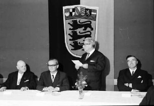 Freiburg: Regierungspräsidium; Amtseinsetzung von Regierungsvizepräsident Dr. Waldemar Bittighofer; Ansprache Regierungspräsident Dichtel