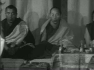 Buddhismus, Tibet - Weihezeremonie im Klösterlichen Tibet-Institut Rikon (Schweiz) durch Mönche der Tantra-Schule Gyütö. 4. Schlußzeremonie (»mjug-chog«)