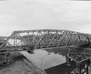 Eisenhüttenstadt, Eisenbahnbrücke