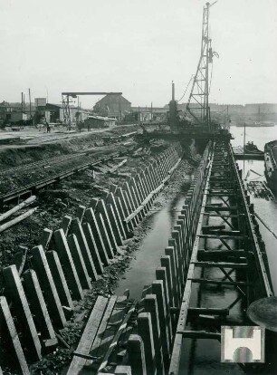 Kaimauer Saalehafen Hamburg, Deutschland, 1938-1939
