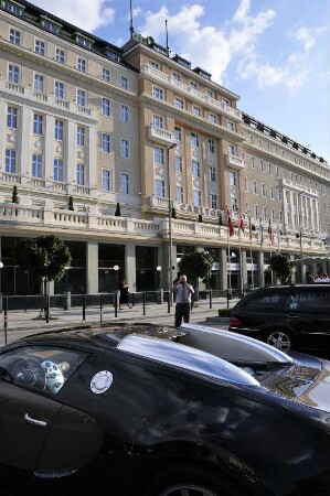 Luxushotel Carlton : Das Luxushotel Carlton steht schräg gegenüber vom Nationaltheater. Aufgenommen in Bratislava am 7. September 2009. Foto Uwe Gerig