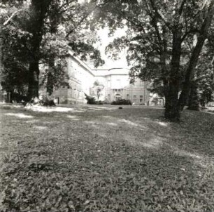 Kossenblatt. Schloss (um 1700, 1967 restauriert). Parkseite