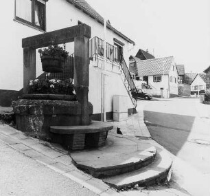 Ziehbrunnen (Brunnenanlage); Otzberg, Burgweg (bei Nr. 9)