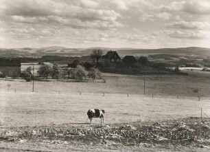 Erzgebirge. Blick von der Autobahnauffahrt Zwickau-West zum Fichtelberg