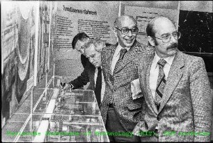 Besichtigung der ständigen Ausstellung bei einem Besuch von brasilianischen Professoren am Kernforschungszentrum Karlsruhe (KfK)