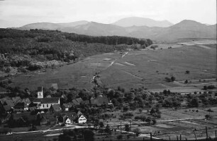 Batzenberg: Blick vom Batzenberg gegen die Schwarzwaldberge