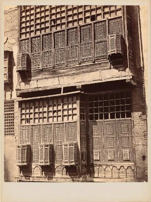 Muschrabijen, Kairo: Fassadendetail mit verziertem Fenster