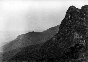 Usambara-Berge : Der Westhang der westlichen Usambara-Berge.