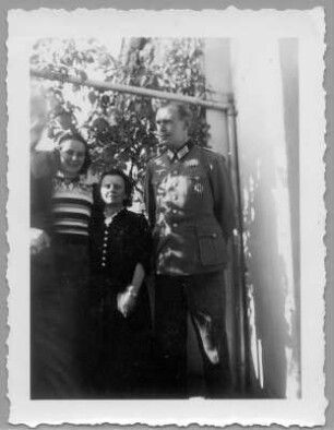 Gruppenporträt mit Etha und Hans Richter