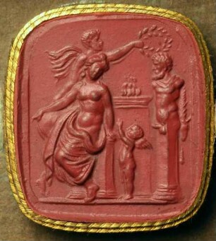 Eine sitzende Frau (Venus?), neben ihr ein Cupido und eine Herme (Priapus?), die gekrönt wird (Daktyliothek, Das Alterthum nach Lippert und Visconti)