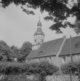 Marzahna. Evangelische Dorfkirche (1146/1155), Turm (1786/1800)
