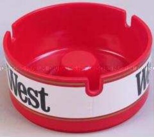 Aschenbecher mit Werbeaufdruck für "West"-Zigaretten
