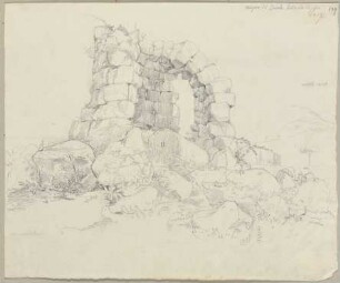 Der sogenannte Herkulestempel auf der Via Appia mit der Aussicht auf Monte Cavo