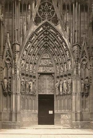 Straßburg, Münster : Straßburg (Strasbourg). Münster. Linkes Westportal mit den Gestalten der 12 Tugenden, Lastergestalten bekämpfend