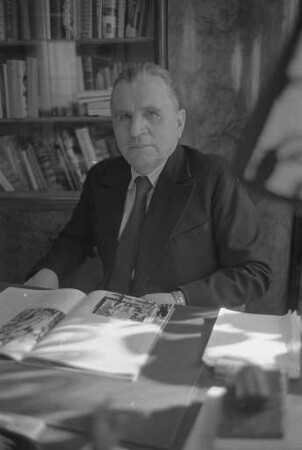 40jähriges Dienstjubiläum von Oberstudiendirektor Siegfried Stolzenberger an der Handelsschule Durlach.