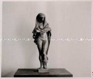 Berlin, Bildhauer Adolf Wamper, Figur "Winter"