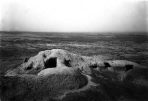 Höhlen-Panorama und äußere Höhlenansicht