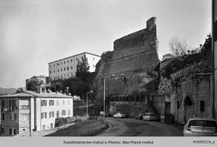 Piazza della Fortezza, Sorano