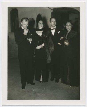 Marlene Dietrich, Willis Goldbeck und Ann Warner (Los Angeles, 1940) (Archivtitel)