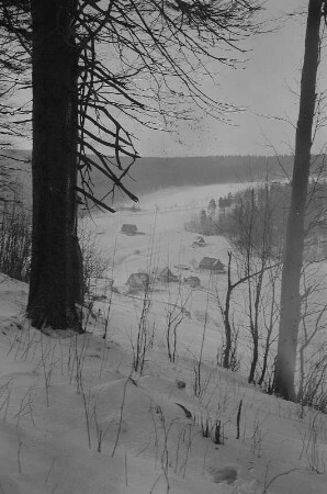 Rehefeld-Zaunhaus. Blick auf den Ort im Winter