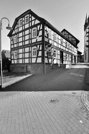 Ehem. Schul- und Lehrerwohnhaus (Schule); Wartenberg, Pfarrgasse 19