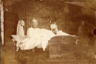 Erster Weltkrieg - Lazarett III Gewerbeschule Karlsruhe. Unbekannter Patient