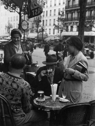Im Boulevard Café, Paris
