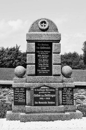 Gefallenendenkmal (Gefallenendenkmal); Freiensteinau, Eschemichsäcker
