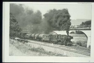 051 019-8 des Bw. Rottweil mit Dg. Ri. Singen