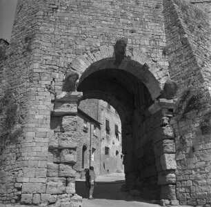 Porta all' arco