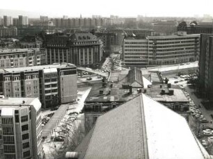 Dresden-Neustadt. Blick vom Turm der Dreikönigskirche über die Albertstraße mit Staatsarchiv nach Ost-Südosten