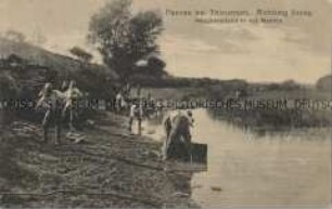 Soldaten beim Waschen am Fluss, an der Westfront