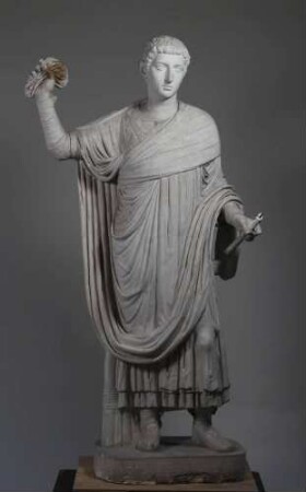 Porträtstatue eines spielgebenden jungen Magistratsbeamten